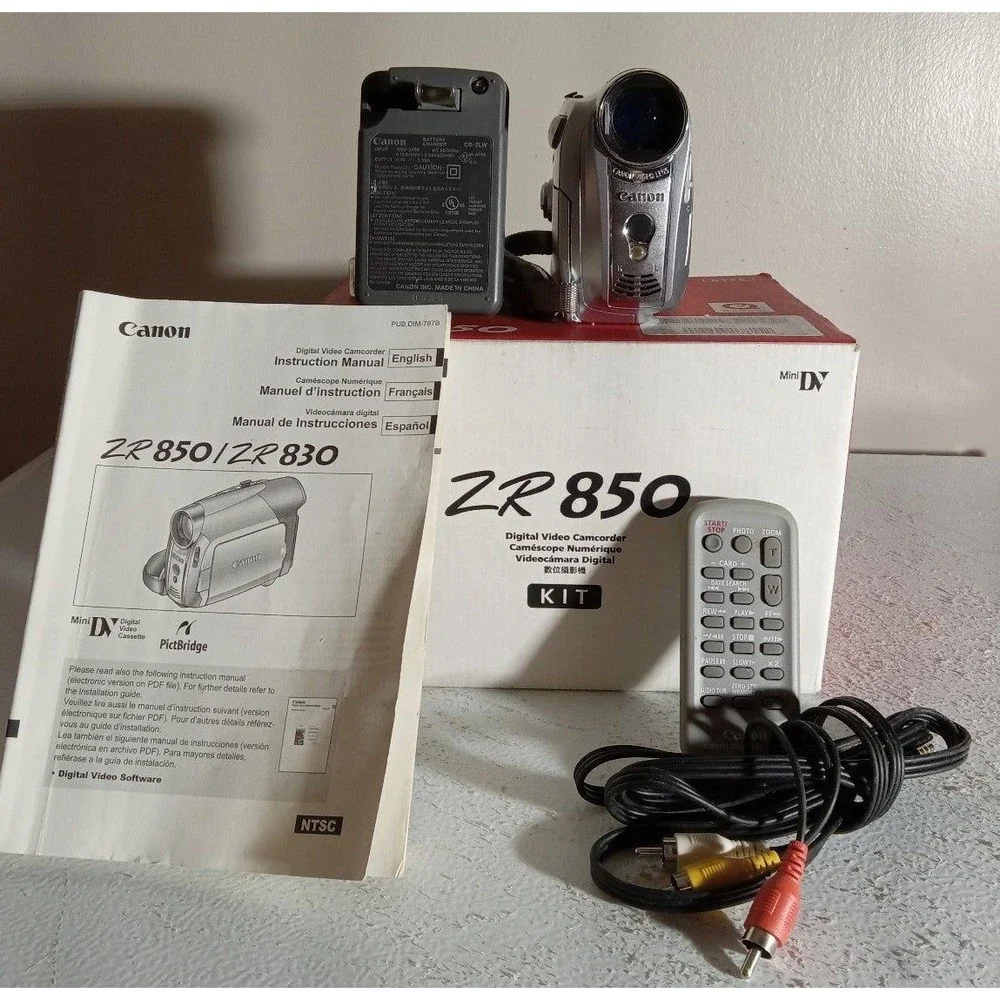 Canon ZR850 Mini DVD Camcorder With Remote, Charger